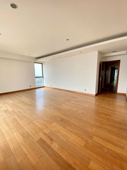 Empire Residence 