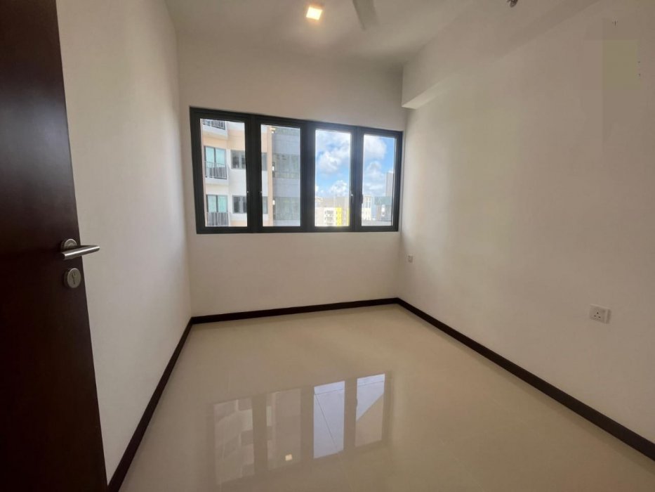 TRIZEN APARTMENT 