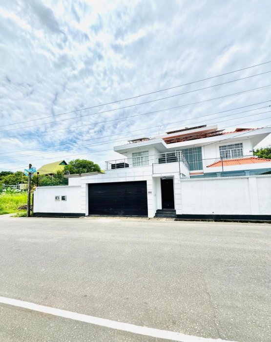 House for sale 